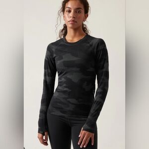 Athleta Momentum Seamless Camo Top black Small